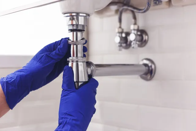 Remplacement du siphon sous l'évier